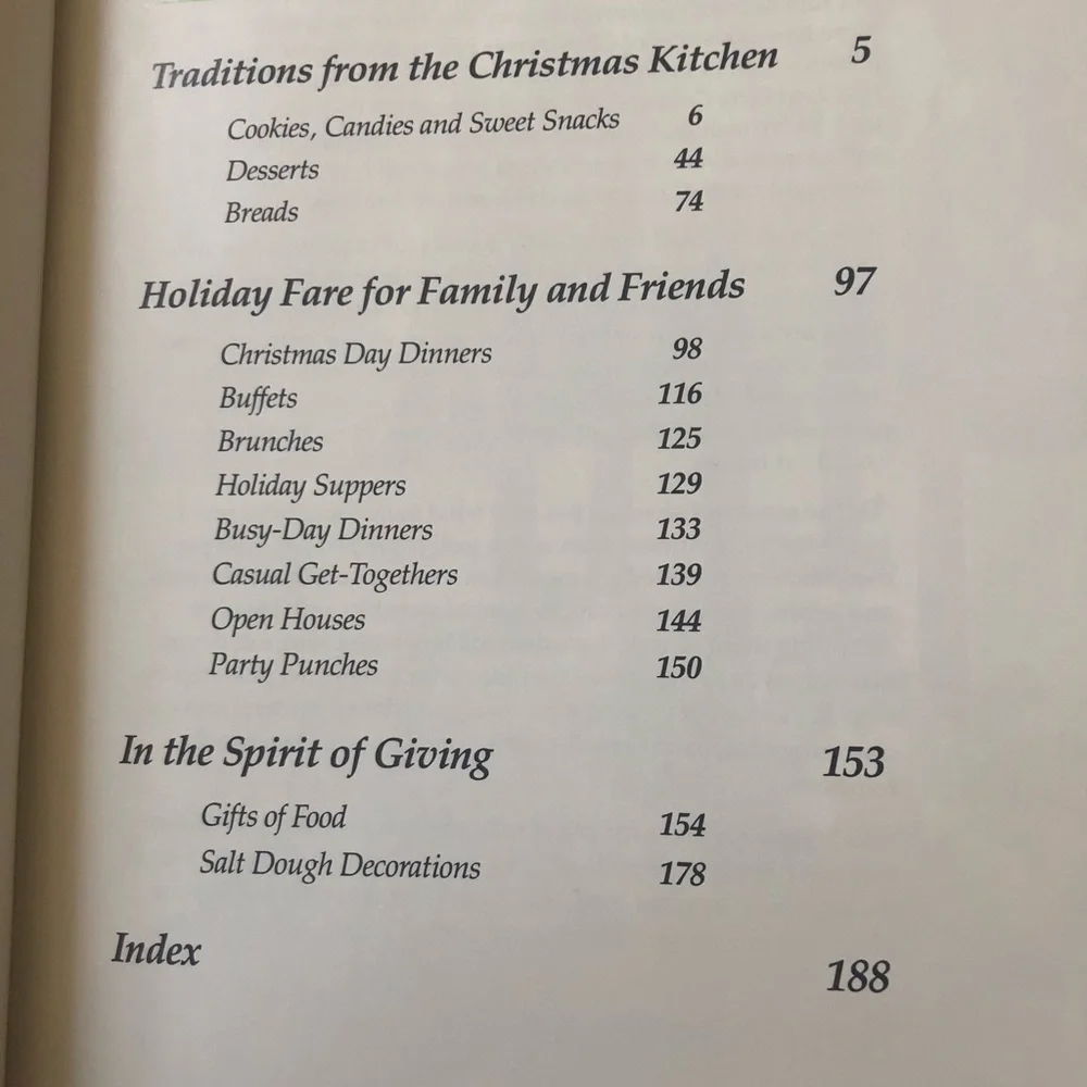 VTG Betty Crocker’s Christmas Cookbook 1988 Hardcover 400 Recipes 192 Pages